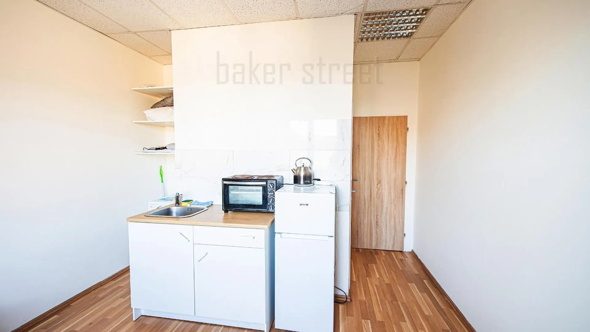 Snug Room Close To Metro Palmovka プラハ