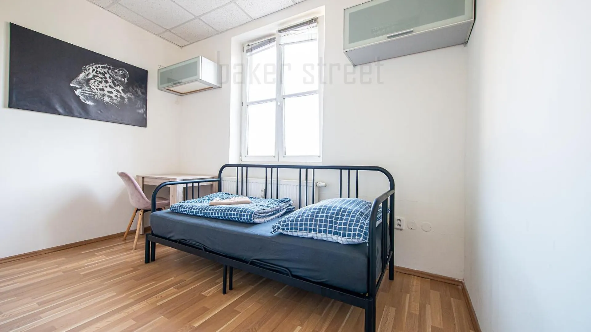 Snug Room Close To Metro Palmovka プラハ アパート