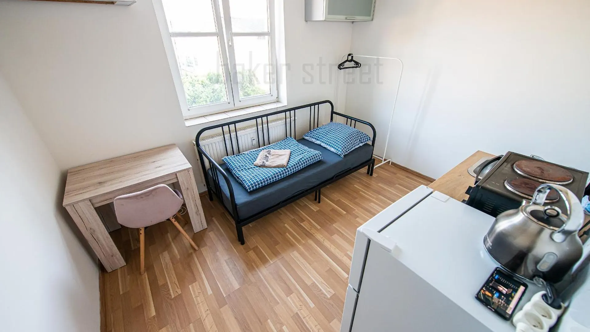 アパート Snug Room Close To Metro Palmovka プラハ